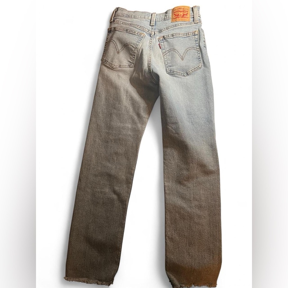 Levi's Women’s Light Wash Wedgie Straight Jeans - Picture 2 of 8